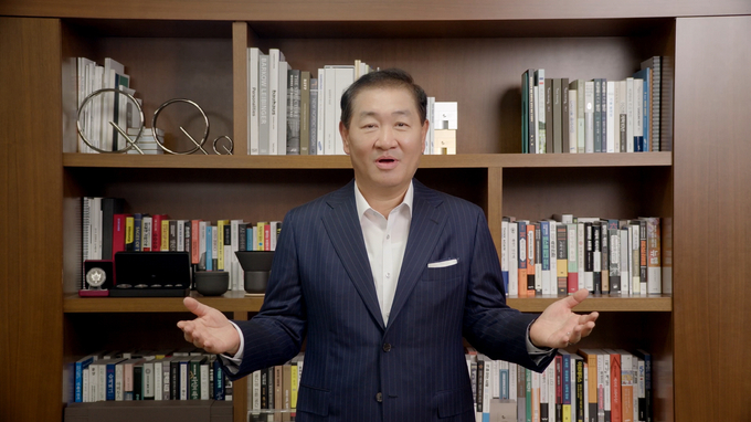 '삼성 AI 포럼' 첫째날 삼성전자 한종희 대표이사 부회장이 영상을 통해 개회사를 하고 있다. (사진=삼성전자 제공)