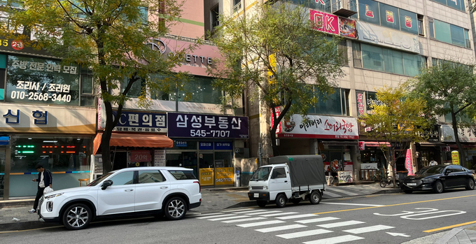 8일 오전 찾은 인천 계양구 계양신협 계양지점 근처. 편의점과 음식점 등이 있다. ( 사진 = 김샛별 기자 )