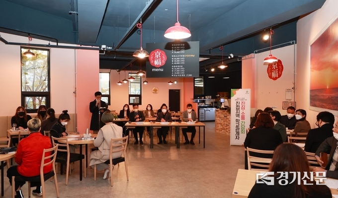 주광덕 남양주시장은 취임 이후 지속적으로 추진하는 '진심소통 1박2일 프로젝트' 가 계속 되고 있다. 지난 8일에는 22번 째로 진접읍 교육관계자들과 만나 소통하는 시간을 가졌다.(사진=남양주시 제공)