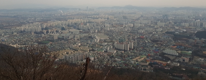 인천 계양산에서 바라본 주택 단지 모습. ( 사진 = 독자 제공 )