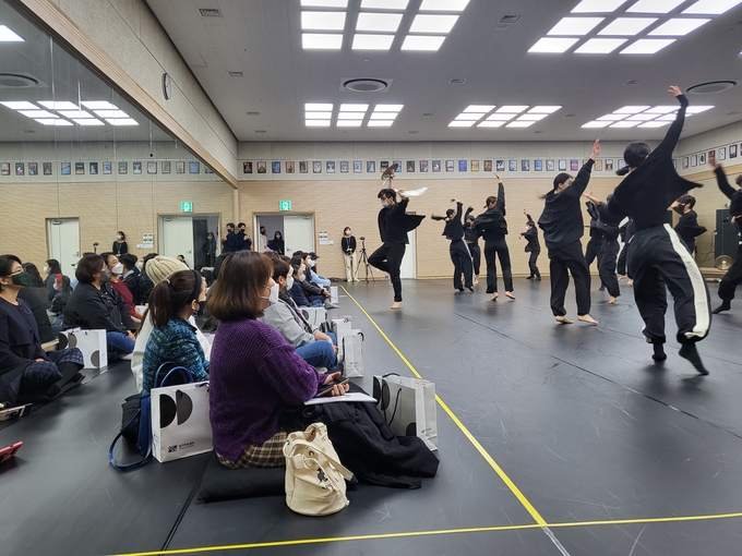 지난 10일 진행된 경기도무용단 '더 프리뷰' 현장. (사진=정경아 기자)