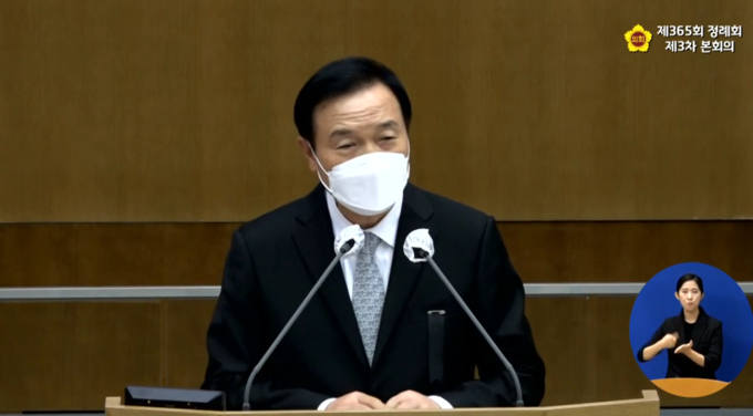  임태희 경기도교육감이 경기도의회 제365회 3차 본회의에서 추가경정예산안 처리를 당부하고 있다. (사진=경기도의회 제공)