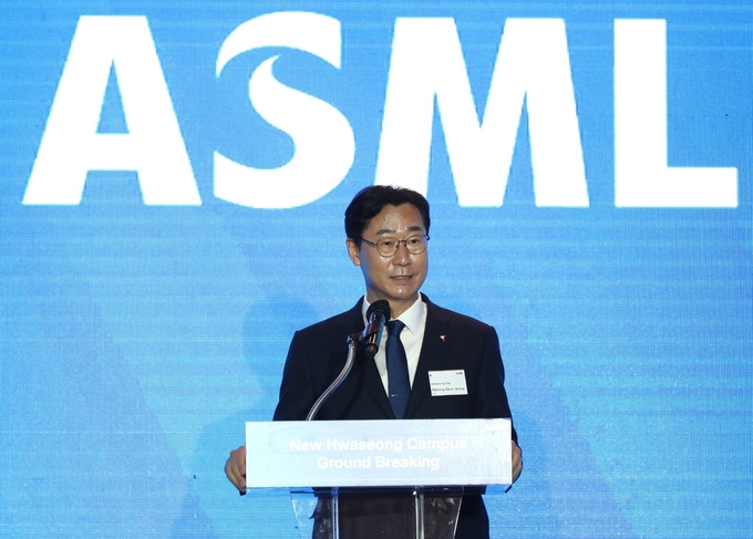 16일 화성 동탄2신도시에서 열린 ‘ASML 화성 NEW CAMPUS’ 기공식에서 정명근 화성시장이 인사말을 하고 있다.(사진=화성시 제공)