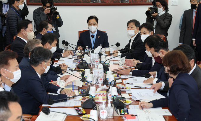 우원식 예결위원장이 17일 국회에서 열린 예결위 제1차 2023년도예산안등조정소위원회를 주재하고 있다. (사진=연합뉴스/자료사진)