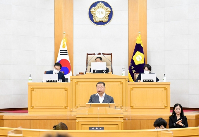 김경일 파주시장은 21일, 제235회 파주시의회 제2차 정례회에서 민선 8기 첫 시정연설로 내년도 시정 운영방향을 제시했다.(사진=파주시 제공)