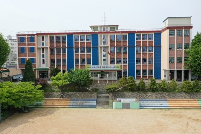 송도중학교 모습 ( 사진 = 송도중학교 제공 )