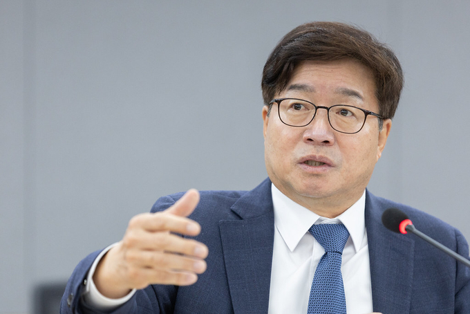 염태영 도 경제부지사가 22일 오전 경기도청 5층 상황실에서 기자 간담회를 하고 있다. (사진=경기도 제공)
