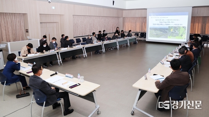 안성시는 지난 21일 미세먼지 저감 및 도시열섬현상 완화를 위한 ‘도시바람길숲 조성사업 기본계획 및 실시설계 용역’ 착수보고회를 개최했다.(사진=안성시 제공)