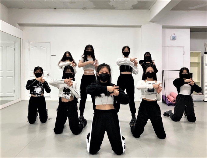 동안청소년수련관 청소년 댄스 동아리 '플레어'.(사진=안양시청소년재단 제공)