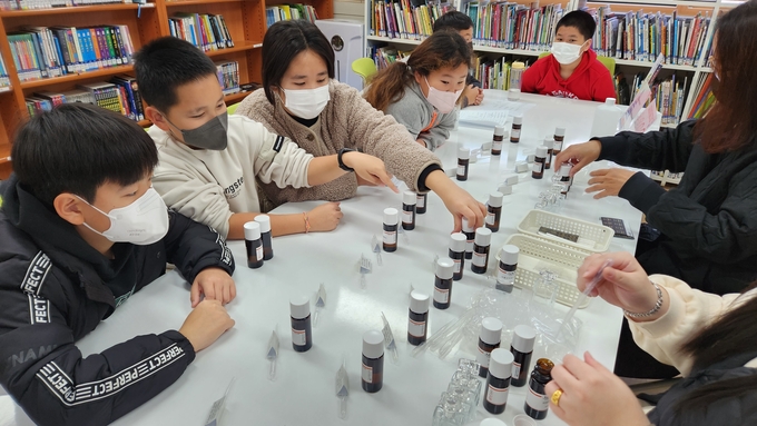 소규모 농촌학교인 마산초등학교가 최근 전교생을 대상으로 '진로 체험의 날' 행사를 가졌다. (사진제공/ 마산초등학교)