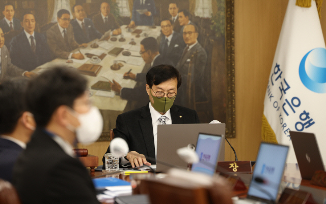 이창용 한국은행 총재가 24일 서울 중구 한국은행에서 금융통화위원회 본회의를 주재하고 있다. (사진=공동취재단)