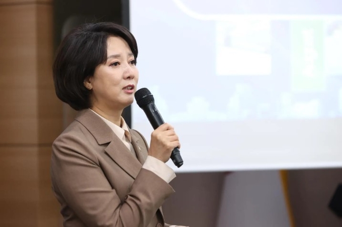 중소벤처기업부가 '제6회 한·아세안 스타트업 정책대화'를 화상으로 개최했다. (사진=이영 중소벤처기업부 장관, 중소벤처기업부 제공) 