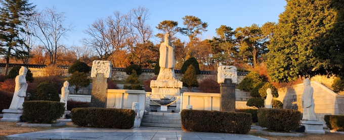 중국에서 기증한 공자상. (사진=성남학연구소 제공)