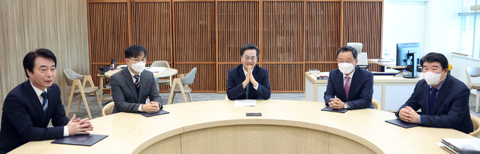 지난 2일 경기도 공공기관장 임명장 수여식이 진행됐다. (사진=경기도 제공)