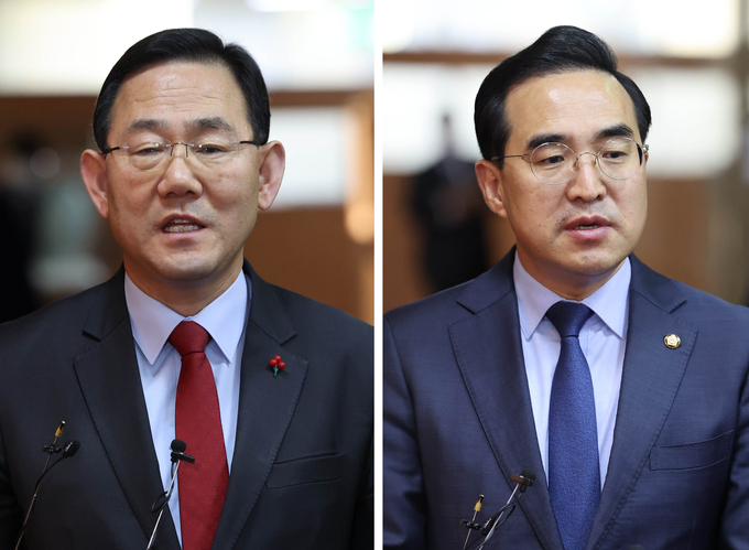 국민의힘 주호영 원내대표(왼쪽)와 더불어민주당 박홍근 원내대표가 2일 오전 여야 원내대표 회동을 마친 뒤 취재진의 질문에 답변하고 있다. (사진=연합뉴스)