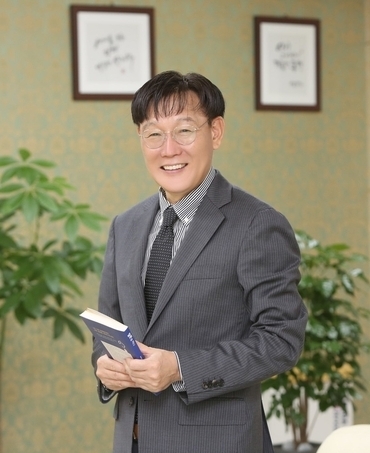  이찬규 부천상동중학교 교장.<br>
(사진=부천상동중학교 제공)