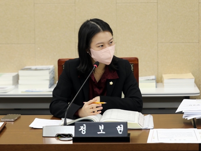 5일 오전 연수구의회 제252회 정례회 본회의에서 정보현 의원이 발언을 하고 있다. ( 사진 = 연수구의회 제공 ) 