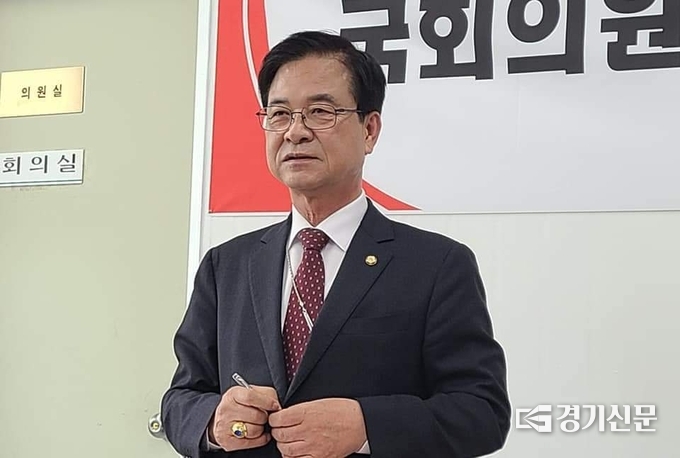 최춘식 국회의원. (사진=문석완 기자)