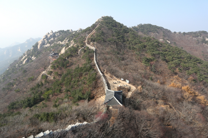 북한산성 대남문 및 성벽.(사진=고양시 제공)