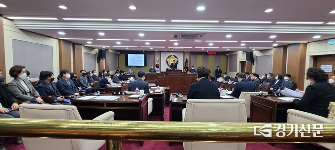 포천시의회 제168회 제2차 정례회 3차 본회의가 열리고 있다. (사진=문석완 기자)