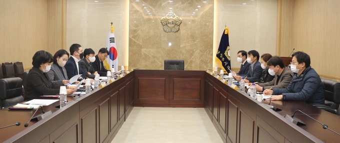남양주시의회와 하남시의회가 (가칭) 수석대교 건설과 관련, 상생 발전을 위한 간담회를 가졌다.(사진=남양주시의회 제공)