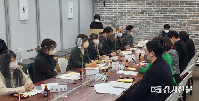 남양주시는 여성 폭력 피해자 지원 통합 체계를 구축하기 위해 유관 기관과 함께 한 간담회를 20일 개최하고 앞으로 여성과 아동이 더 안전하고 행복한 도시를 만들자고 다짐했다. (사진=남양주시 제공)