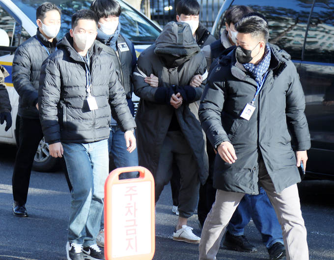  택시기사와 전 여자친구를 살해한 30대 남성이 영장실질심사를 받기 위해 의정부지법 고양지원에 출석했다. (사진=연합뉴스 제공)