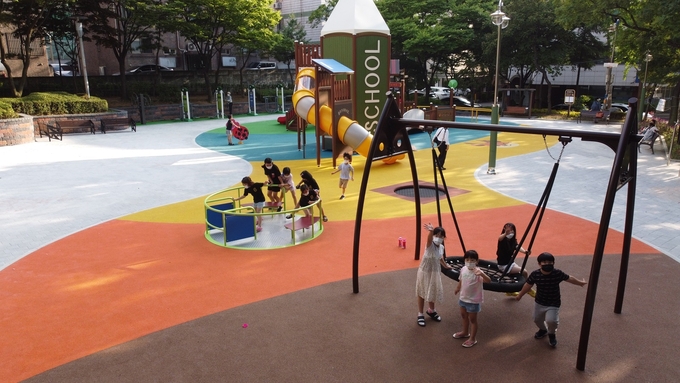 인천 서구 주자공원에 있는 무장애놀이터. ( 사진 = 서구 제공 )