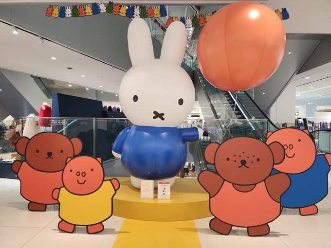 갤러리아광교점 토끼캐릭터 미피 전시. (사진=갤러리아 광교점 제공)