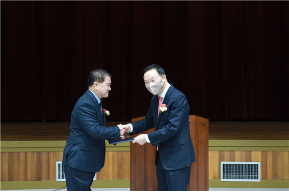  4일 경기도교육연구원 제8대 이사장에 오해석 이사장이 취임했다. (사진=경기도교육연구원 제공)