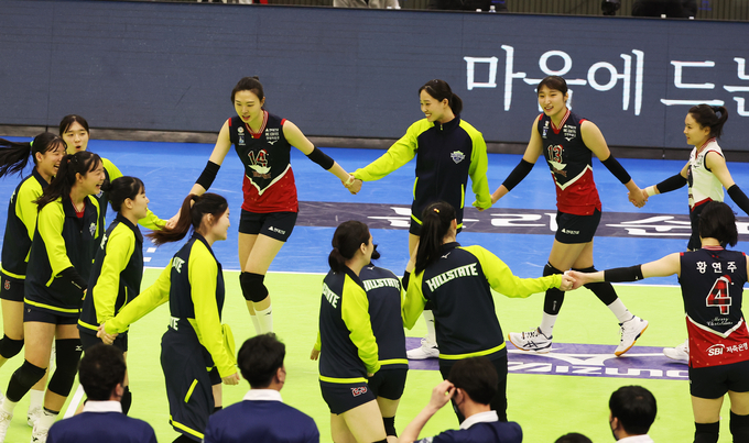 도드람 2022~2023 프로배구 ,V리그 여자부 선두를 달리고 있는 수원 현대건설 선수들 모습. (사진=연합뉴스 제공)
