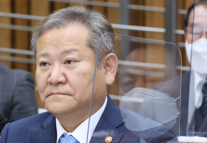 이상민 행정안전부 장관이 6일 오전 국회에서 열린 '이태원 참사 국정조사 특별위원회' 2차 청문회에서 의원질의를 경청하고 있다. (사진=연합뉴스)