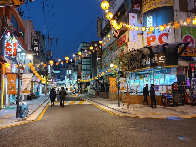 오산시 원동 상점가가 중소벤처기업부 공모사업인 ‘2023년도 특성화 첫걸음 기반조성사업으로 기반조성’에 박차를 가한다.(사진=오산시 제공)