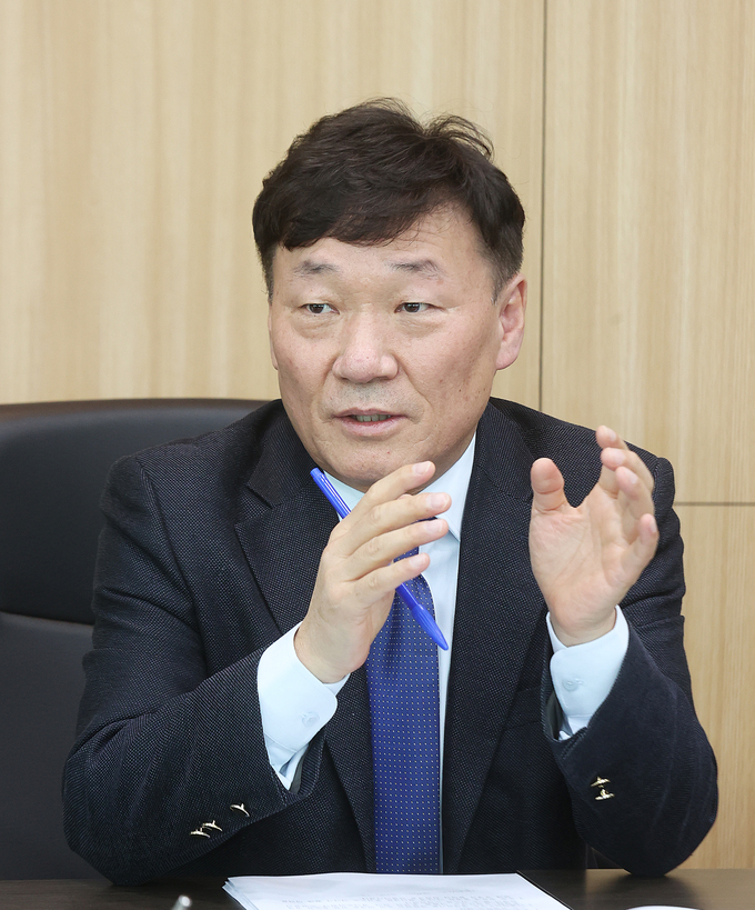 경기도의회 남종섭(용인3) 더불어민주당 대표의원이 11일 기자단과의 인터뷰에서 발언하고 있다. (사진=경기도의회 더불어민주당 제공)