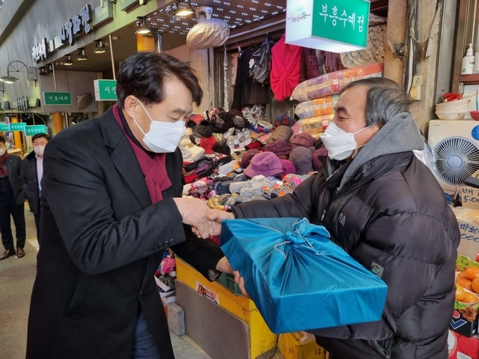 군포역전시장이 중기부 전통시장 ‘특성화 첫걸음 기반 조성’ 육성사업에 선정됐다.(사진=군포시 제공)
