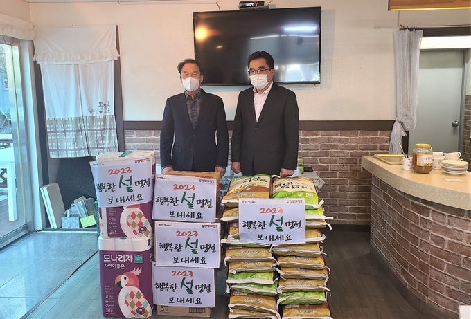 용인특례시 처인구는 이형주 구청장이 설 명절을 맞아 지난 18일 원삼면 사암리 소재 장애인복지시설 ‘새빛요한의 집’을 방문했다.(사진=용인시 제공)