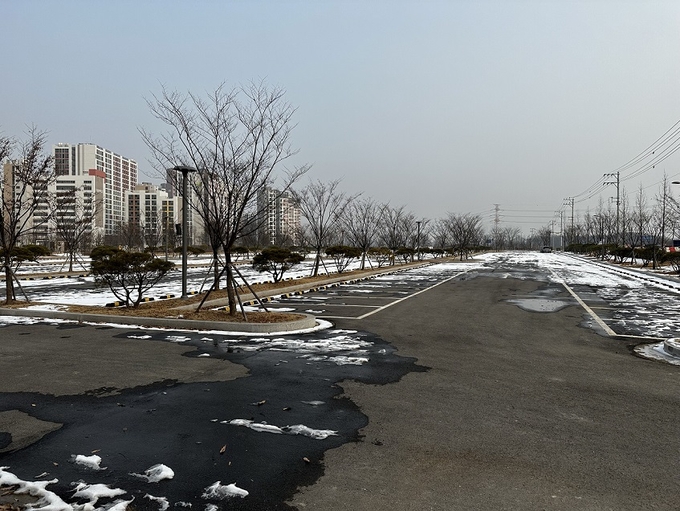 파주시(시장 김경일)는 운정신도시 도심지 운정3 임시 공영주차장과 심학산공원 공영주차장을 시민들에게 무료로 개방한다.(사진=파주시 제공)