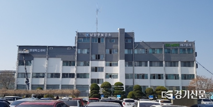 지난달 30일 마스크 착용 의무가 해제돼 일부 시설을 제외하고 착용이 자율화됐음에도 남양주시민의 72%는 마스크를 착용하고 있는 것으로 나타났다. 남양주보건소가 조사한 결과 실내에서는 76%가 착용했고, 실외에서는 66%가 착용했다. (사진=남양주시 제공)
