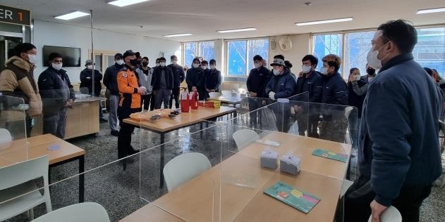 군포소방서 외국인 근로자숙소에 안전교육 및 감지기 등 설치 지원했다.