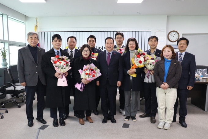 경기도의회 안전행정위원회는 8일 지난해 행정사무감사 및 의정활동 우수의원을 선정했다. (사진=경기도의회 제공)
