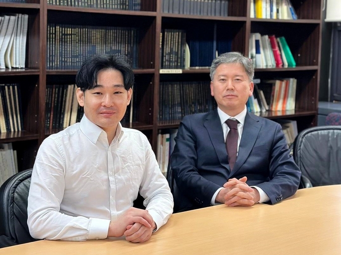 아주대 채상윤 박사(왼쪽) 박은덕 교수. (사진=아주대 제공)