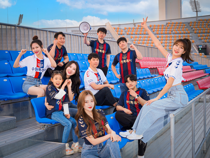 프로축구 K리그1 수원FC의 창단 20주년 기념 유니폼 ‘The Heritage’ (사진=수원FC 제공)