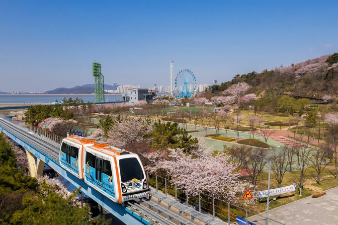 월미바다열차. ( 사진 = 인천교통공사 제공 )