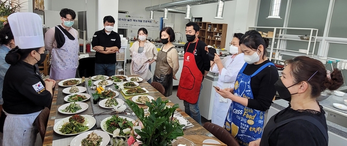 2022년 진행된 인천 부평구의 '좋은 식단 개발 사업' 모습. ( 사진 = 부평구 제공 )