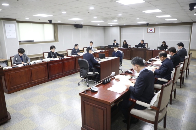 수원시의회 문화체육교육위 2023년 시정 주요업무 추진계획 보고회. (사진=수원시의회 제공)