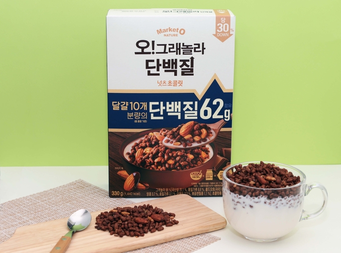 오리온 마켓오네이처 오!그래놀라 단백질 넛츠초콜릿 제품 이미지. (사진=오리온 제공)