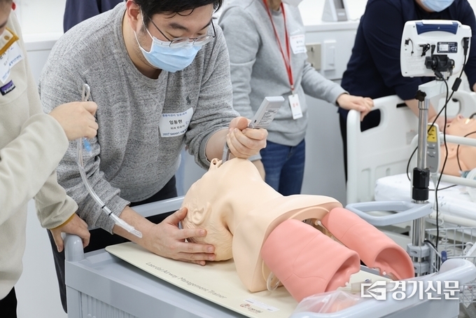 국산의료기기 트레이닝을 첫 개시하고 본격 운영에 들어갔다. (사진=분당서울대병원 제공)