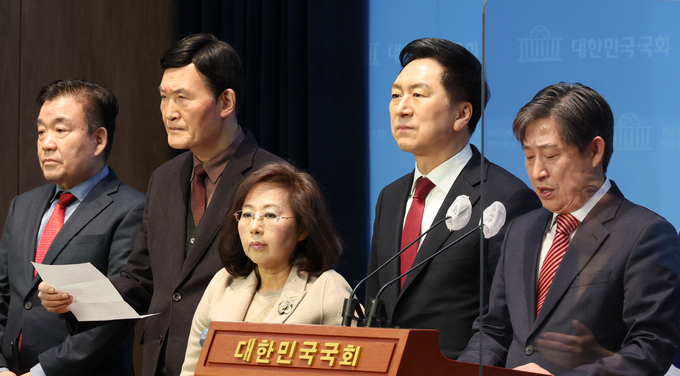김기현 국민의힘 당 대표 후보가 20일 오전 서울 여의도 국회 소통관에서 열린 전직 바른정당 당협위원장 모임인 ‘바른정치 모임’ 지지선언 기자회견에 참석해 있다. (사진=연합뉴스)