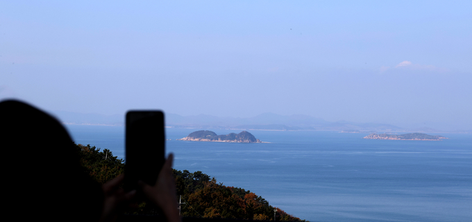 인천 옹진군 연평도에서 바라본 북한 모습. ( 사진 = 옹진군 제공 )