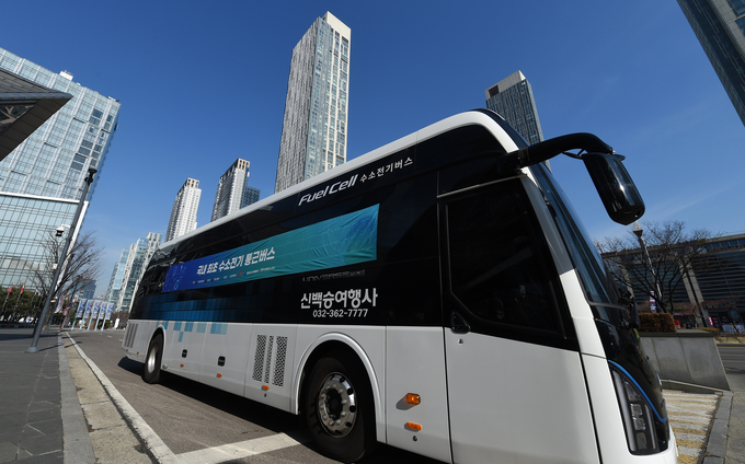 수소 고상버스. ( 사진 = 인천시 제공 )